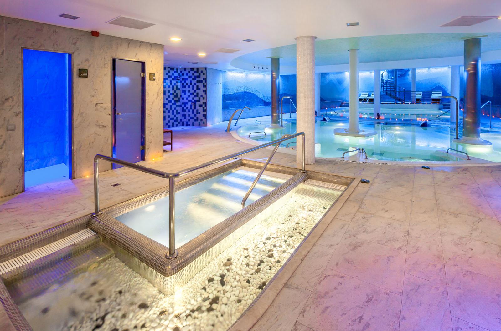 Exe Estepona Thalasso & Spa- Adults Only Bagian luar foto