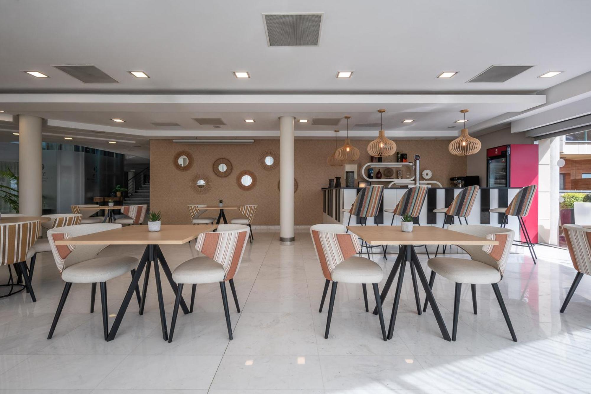 Exe Estepona Thalasso & Spa- Adults Only Bagian luar foto
