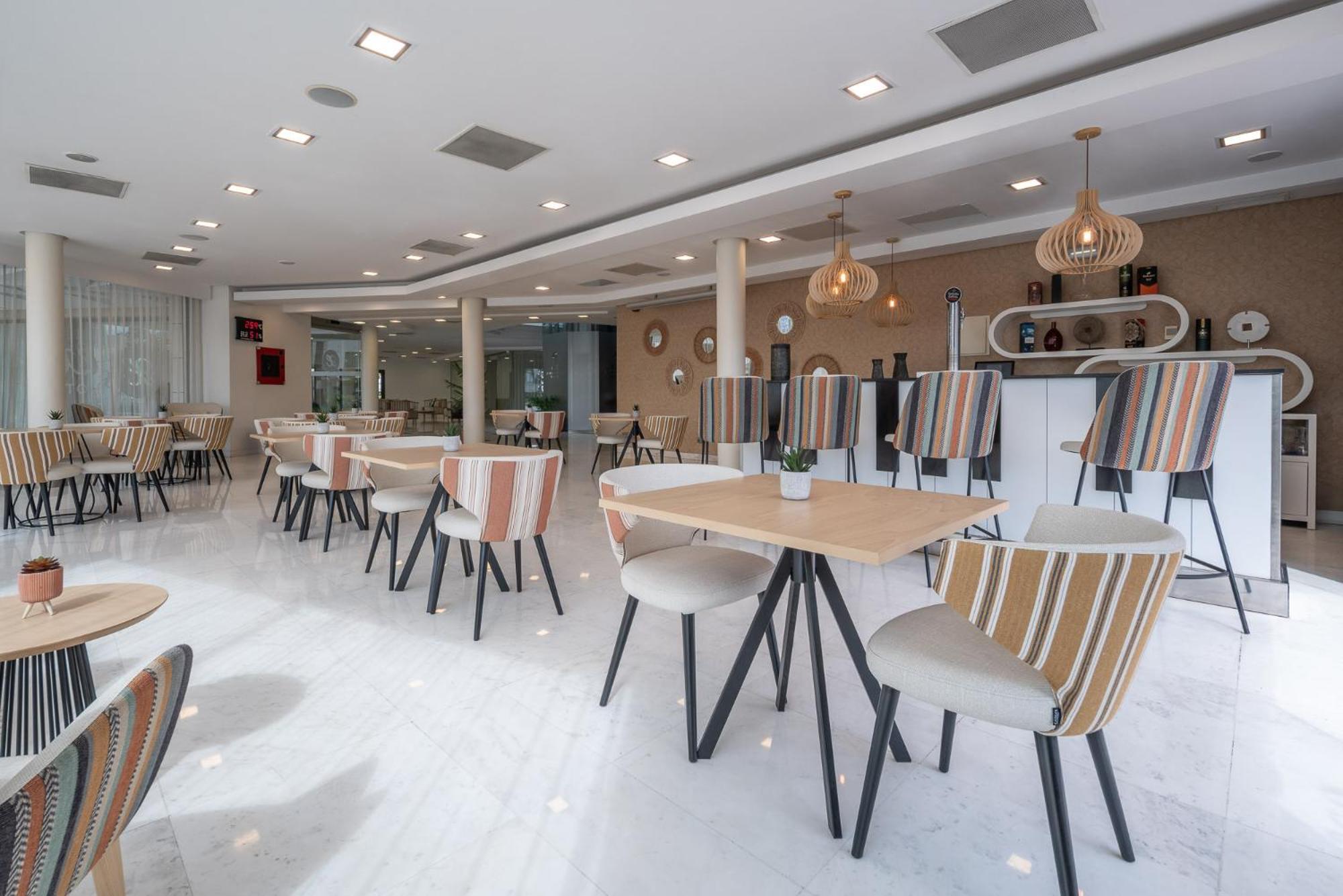 Exe Estepona Thalasso & Spa- Adults Only Bagian luar foto