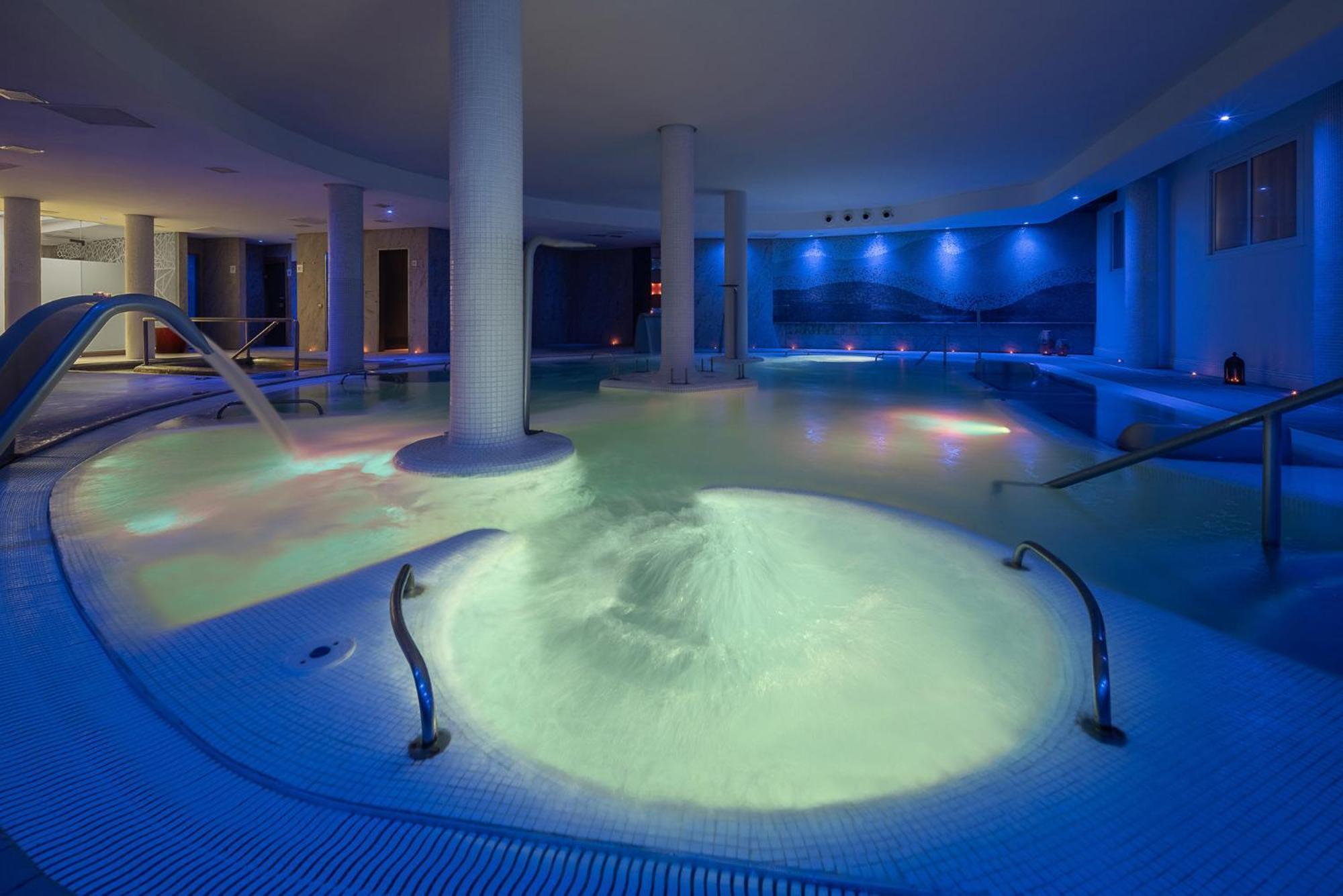 Exe Estepona Thalasso & Spa- Adults Only Bagian luar foto